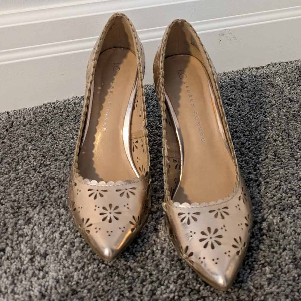 LC Lauren Conrad Cream Heels with Elegant Design